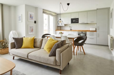 Kitchen or kitchenette, Living room, Garden view