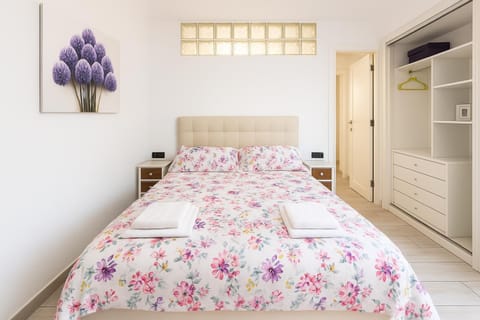 Bed, Bedroom, wardrobe