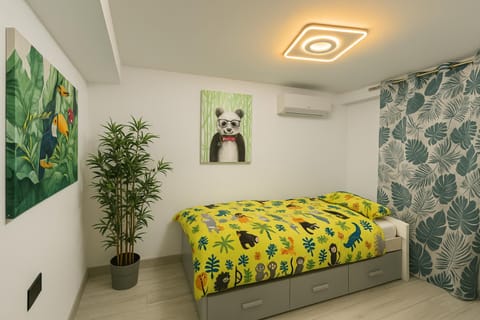 Bed, Bedroom, air conditioner