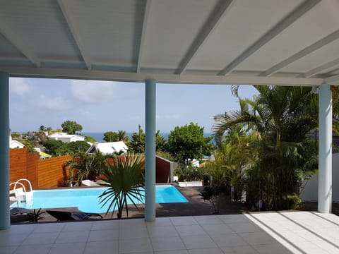 VILLA VUE MER AVEC PISCINE Villa in Le Gosier