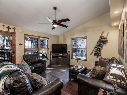 TV and multimedia, Living room, Seating area, furniture