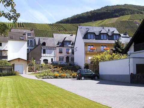 Property building, Day