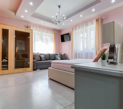 Sauna, TV and multimedia, Photo of the whole room, Bedroom
