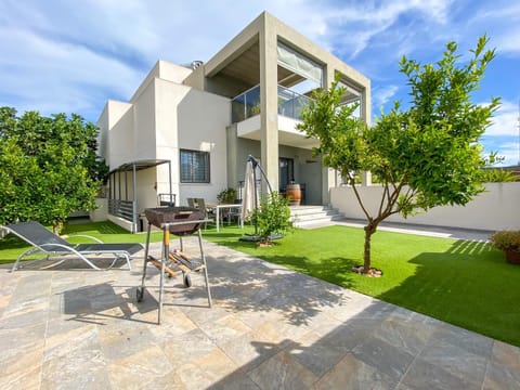 Property building, Garden view