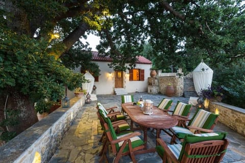 Patio, Garden, Balcony/Terrace
