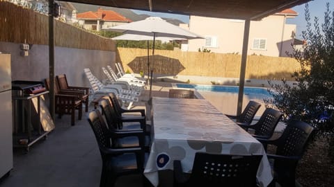 Property building, BBQ facilities, Garden