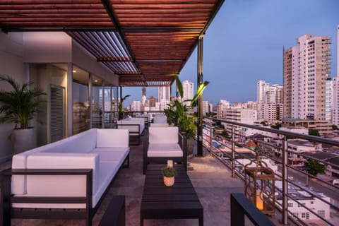Balcony/Terrace, City view, Street view