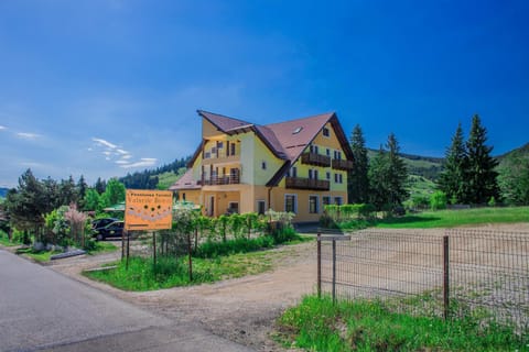 Property building, Day