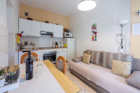 Summer, Living room, Seating area, Dining area