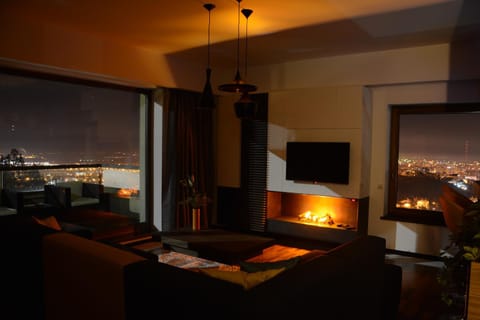 TV and multimedia, Living room, Seating area