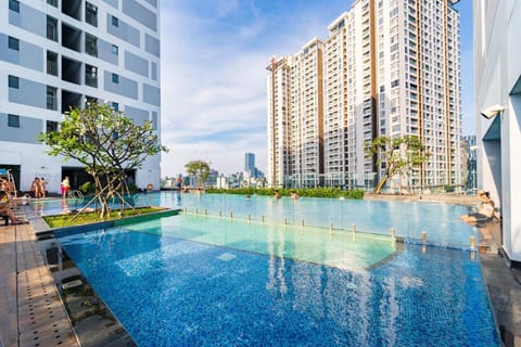 Property building, Day, City view, Pool view, Swimming pool, sunbed