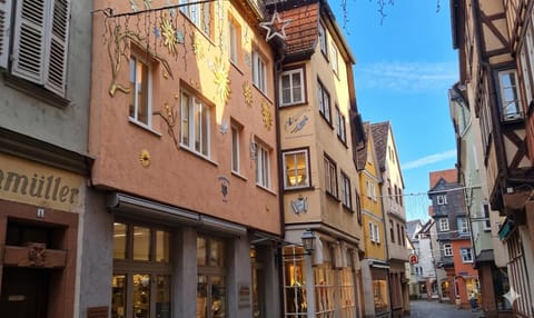 Property building, Neighbourhood, City view, Street view, Location