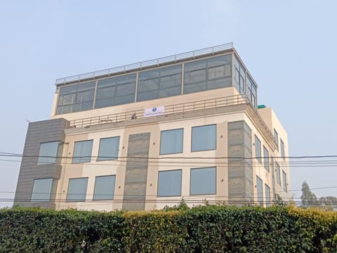Property building, Nearby landmark, Breakfast