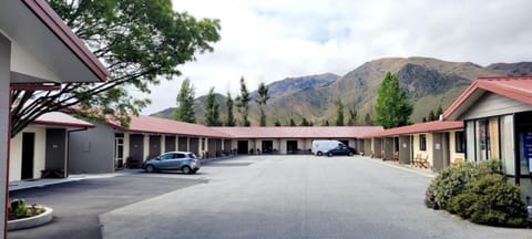 Property building, Mountain view, Parking