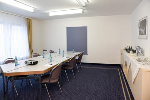 Meeting/conference room