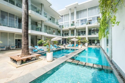 Property building, Swimming pool