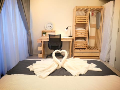 Bed, Photo of the whole room