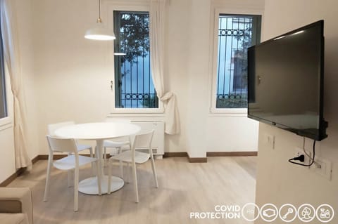 TV and multimedia, Dining area