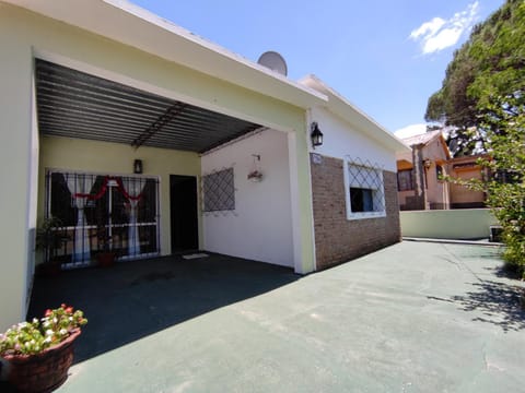 Property building, Patio, Facade/entrance