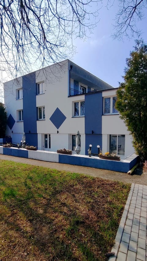 Property building, Day