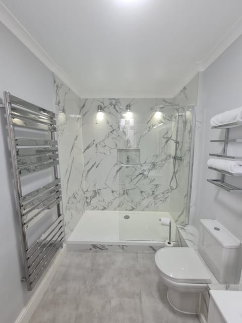 Beaufort Lodge - Central Location & Free Parking Bed and Breakfast in Taunton