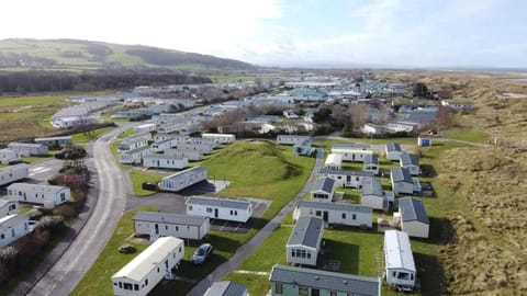 Presthaven Holiday Resort - Direct access to beach House in Llanasa