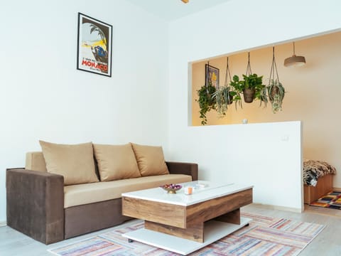 Living room, Decorative detail, Seating area