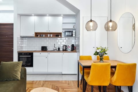 Coffee/tea facilities, Kitchen or kitchenette, Dining area, minibar, pet friendly, stove, toaster
