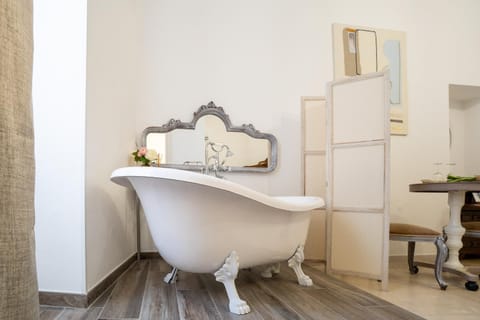 Bathroom, Bath