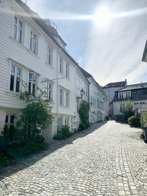 Property building, Neighbourhood, Street view, Location