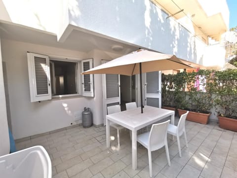 Patio, Facade/entrance, Balcony/Terrace