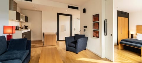 Kitchen or kitchenette, Seating area, Dining area, Bedroom