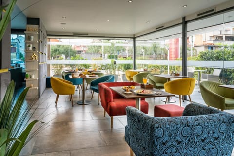 Restaurant/places to eat, Banquet/Function facilities