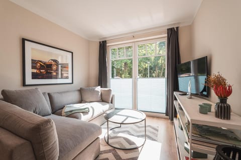 Communal lounge/ TV room, TV and multimedia, Living room, Seating area