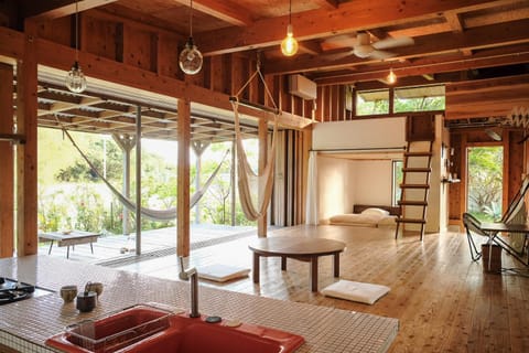 Living room, Dining area, Garden view, children, kitchen