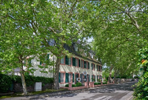 Restaurant/places to eat, View (from property/room)