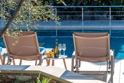 Pool view, Swimming pool, sunbed