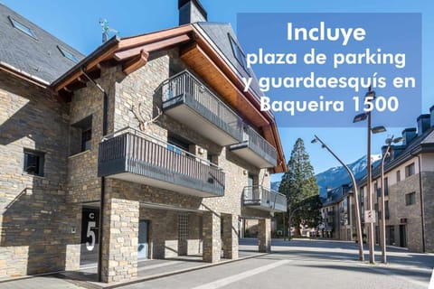 Facade/entrance, Neighbourhood
