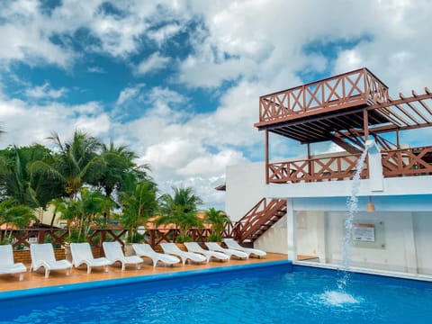Swimming pool