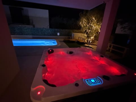 Hot Tub, Hot Tub, Spa and wellness centre/facilities