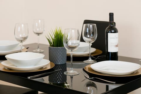 Food and drinks, Dining area, Food, Drinks