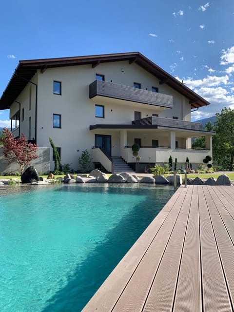 Property building, Garden, Swimming pool