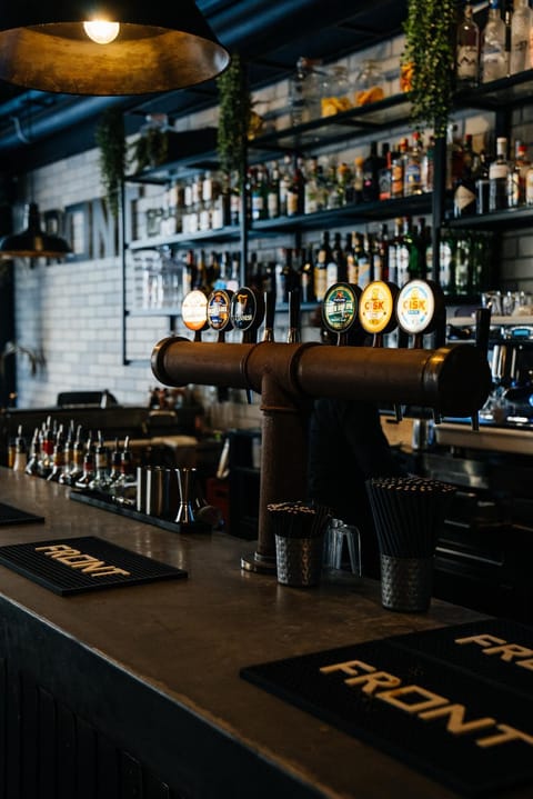 Restaurant/places to eat, Lounge or bar