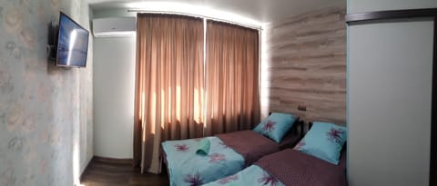 Bed, TV and multimedia, Photo of the whole room, Bedroom, Area and facilities