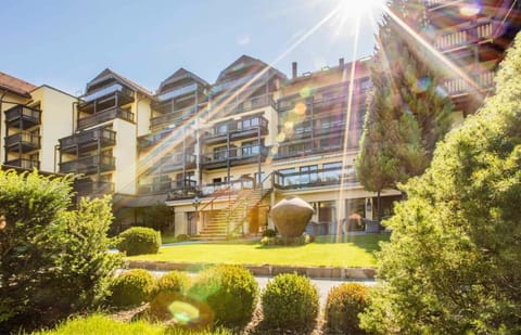 Property building, Garden, Balcony/Terrace