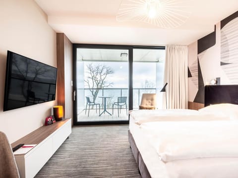 Photo of the whole room, Sea view