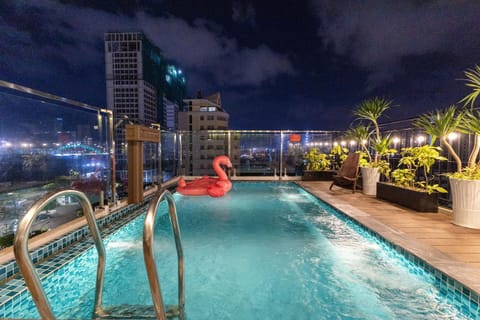 Property building, Restaurant/places to eat, Night, Natural landscape, City view, Pool view, Swimming pool, Breakfast