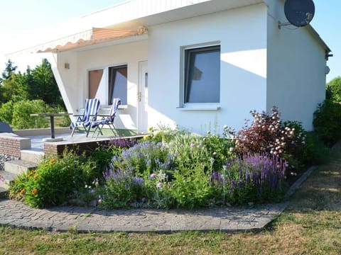 Property building, Facade/entrance, Garden