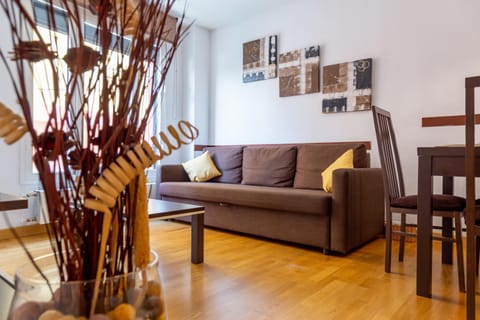 Communal lounge/ TV room, Living room, Dining area
