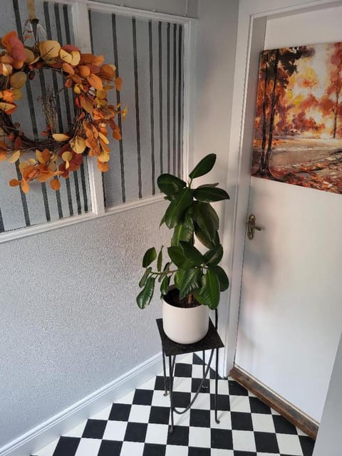 Charming 2 Bed Apartment Donegal Town Centre House in Donegal City